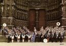 1976 - Fanfare et Batterie-Fanfare devant la Cath&eacute;drale d'Amiens